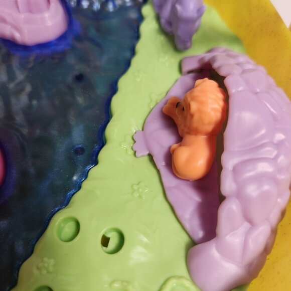 Polly Pocket Tropicool Pineapple Wearable Purse Compact Toy Playset 2019 Mattel - Picture 4 of 15